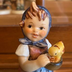 💙TM3 ‘Feeding Time’ Hummel Goebel #199/0